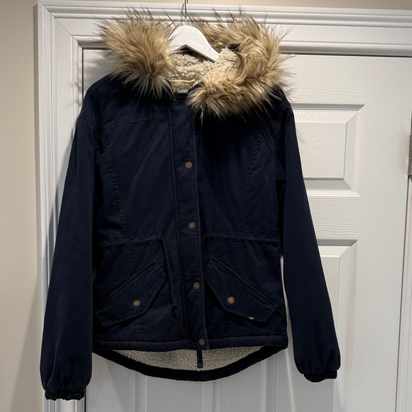 Hollister Navy Jacket with Faux Fur Hood sz S - Picture 1 of 14